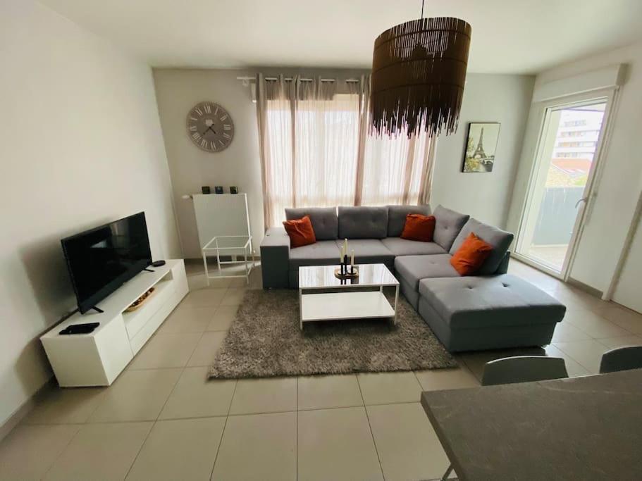 Grand Appt Proche Paris Parking Apartment โอแบวีลีเย ภายนอก รูปภาพ